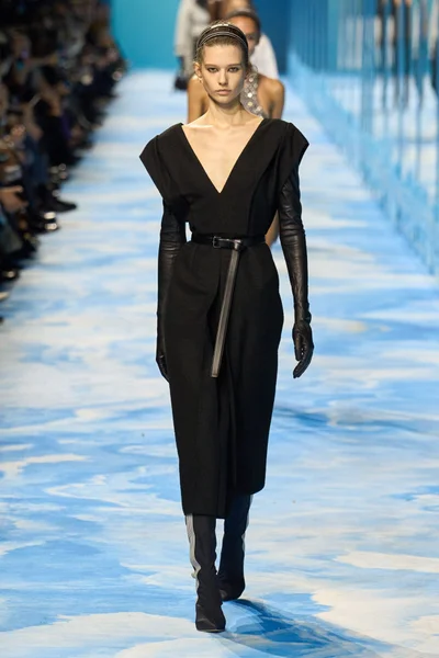 Look 17